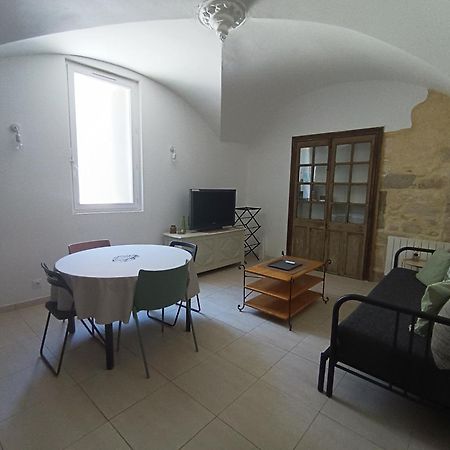 Dans Maison De Maitre, Appartement Independant. Montfrin Eksteriør bilde