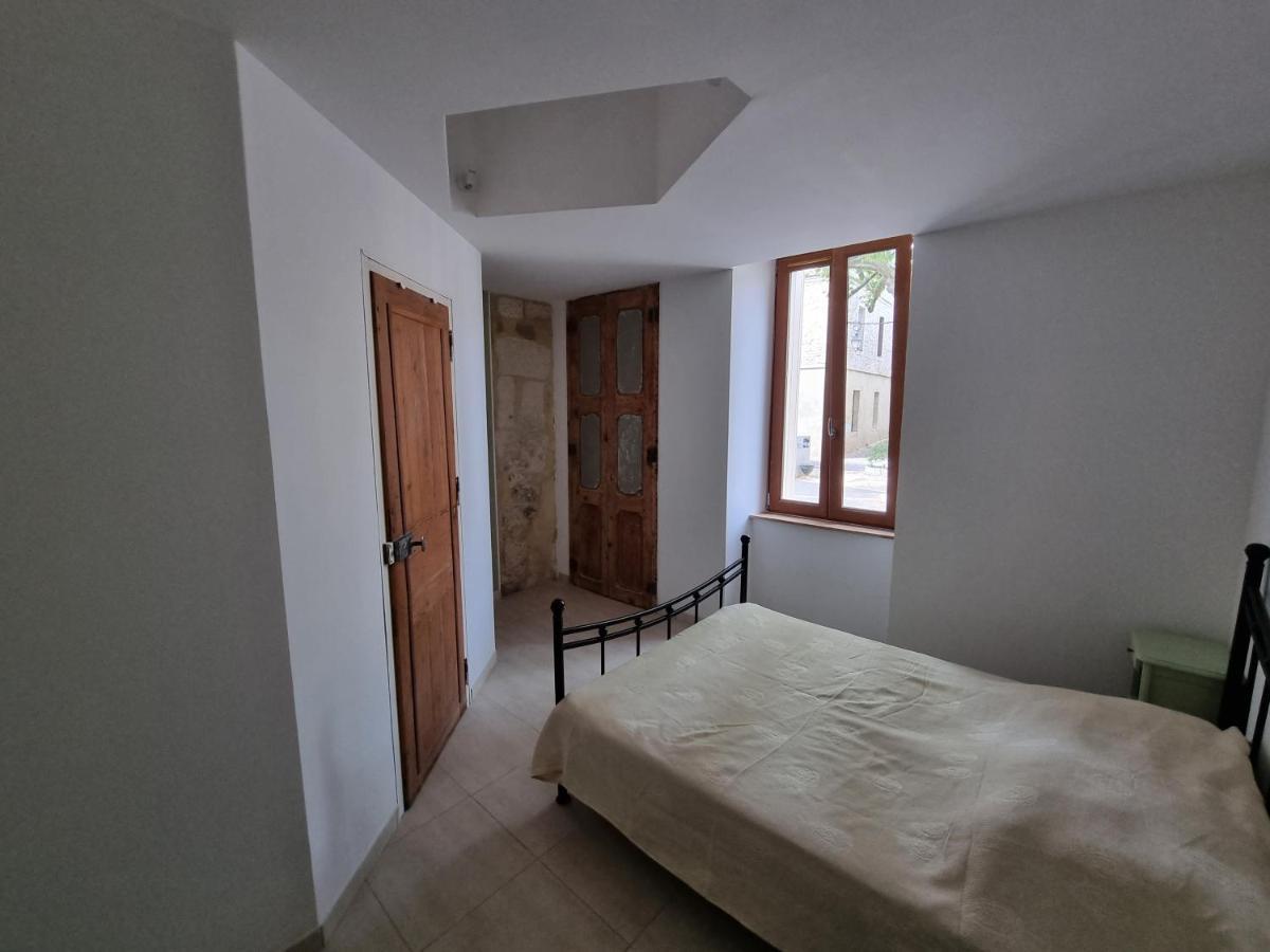 Dans Maison De Maitre, Appartement Independant. Montfrin Eksteriør bilde