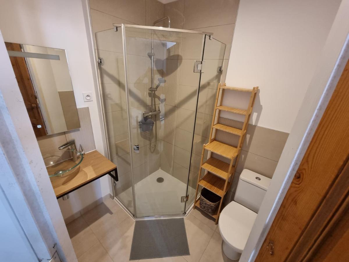 Dans Maison De Maitre, Appartement Independant. Montfrin Eksteriør bilde