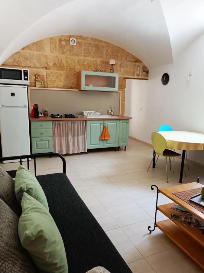 Dans Maison De Maitre, Appartement Independant. Montfrin Eksteriør bilde
