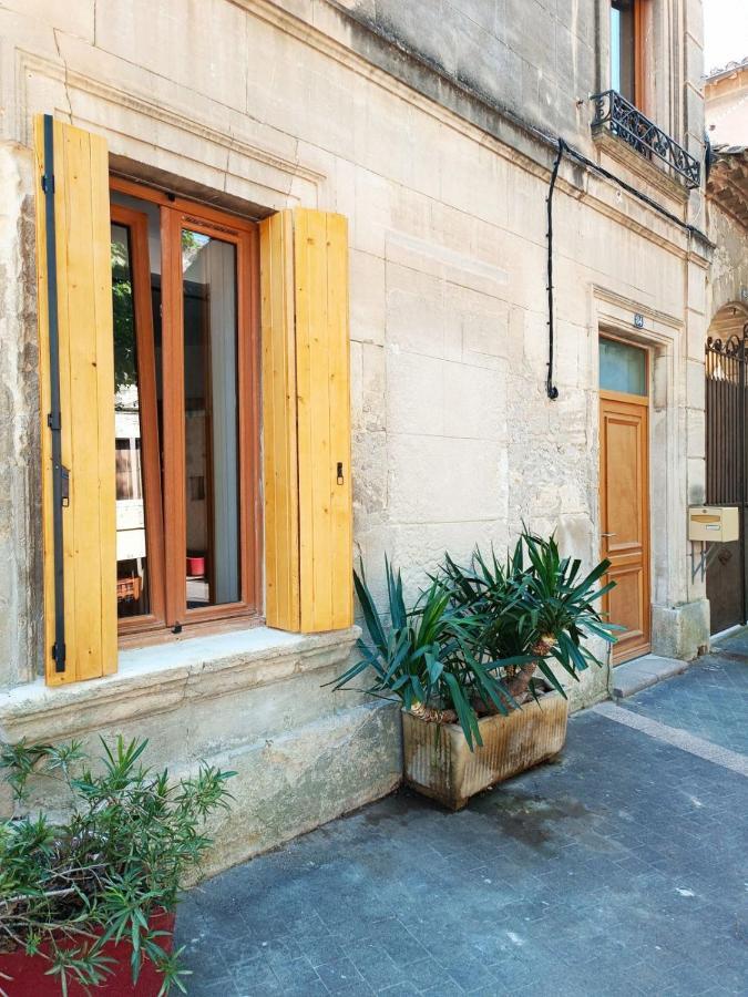 Dans Maison De Maitre, Appartement Independant. Montfrin Eksteriør bilde